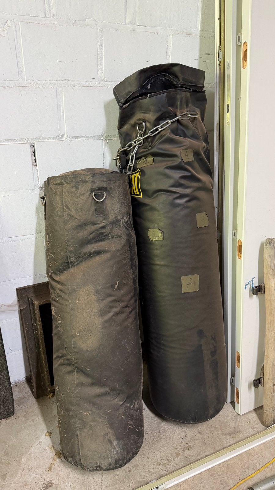 2 bokszakken + is 1 wandarmatuur, Enlèvement, Utilisé, Sac de boxe