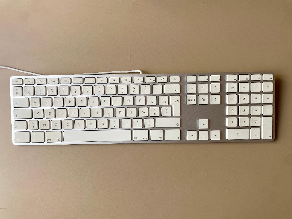 Apple toetsenbord azerty numeriek met kabel, Ophalen, Gebruikt
