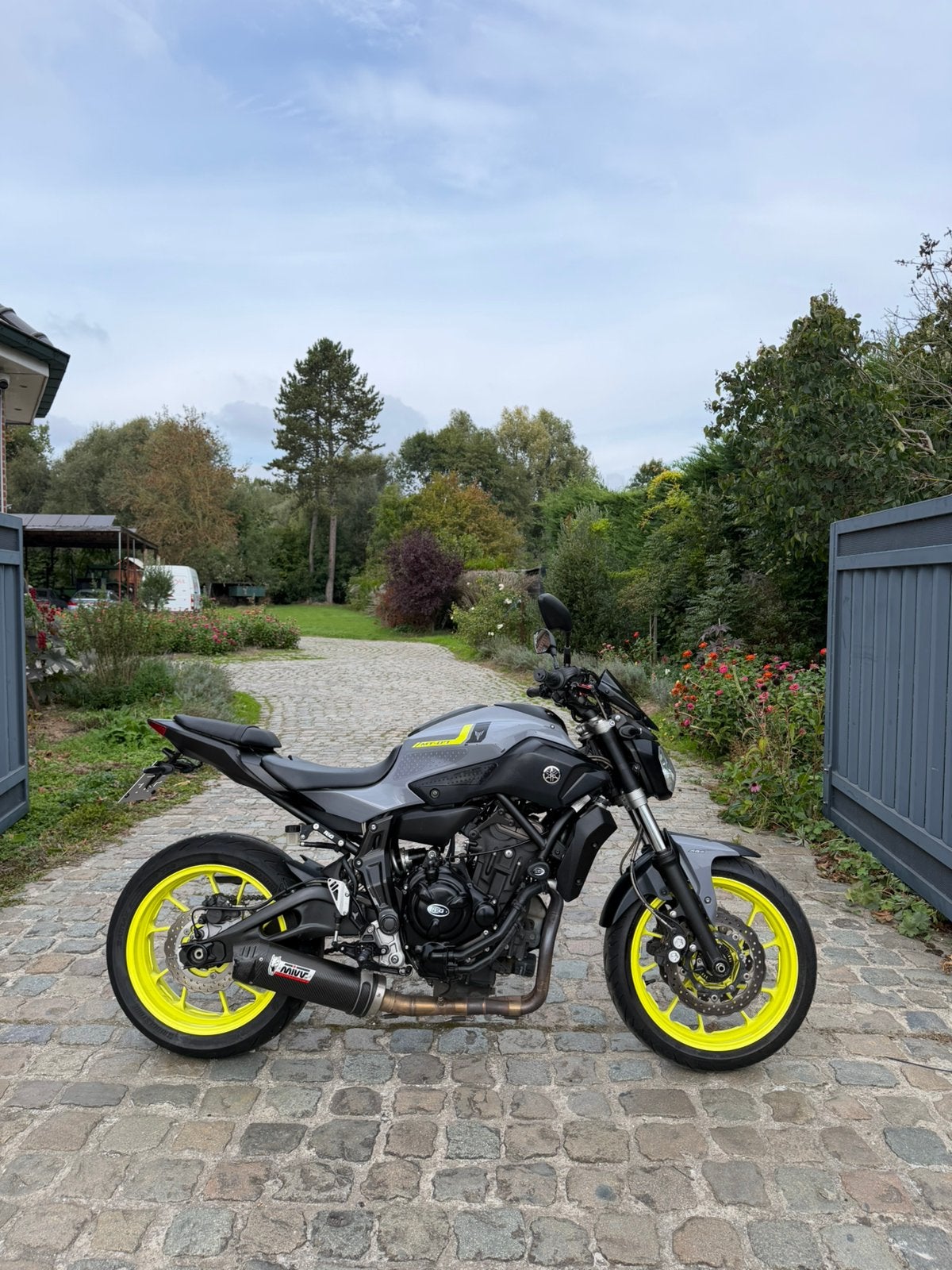 Yamaha MT-07 ABS *Night Fluo* @AelbrechtMotors, Bedrijf, ABS