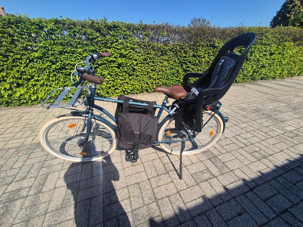 Comme un vélo de ville neuf avec siège pour enfant (Decathlo, Enlèvement