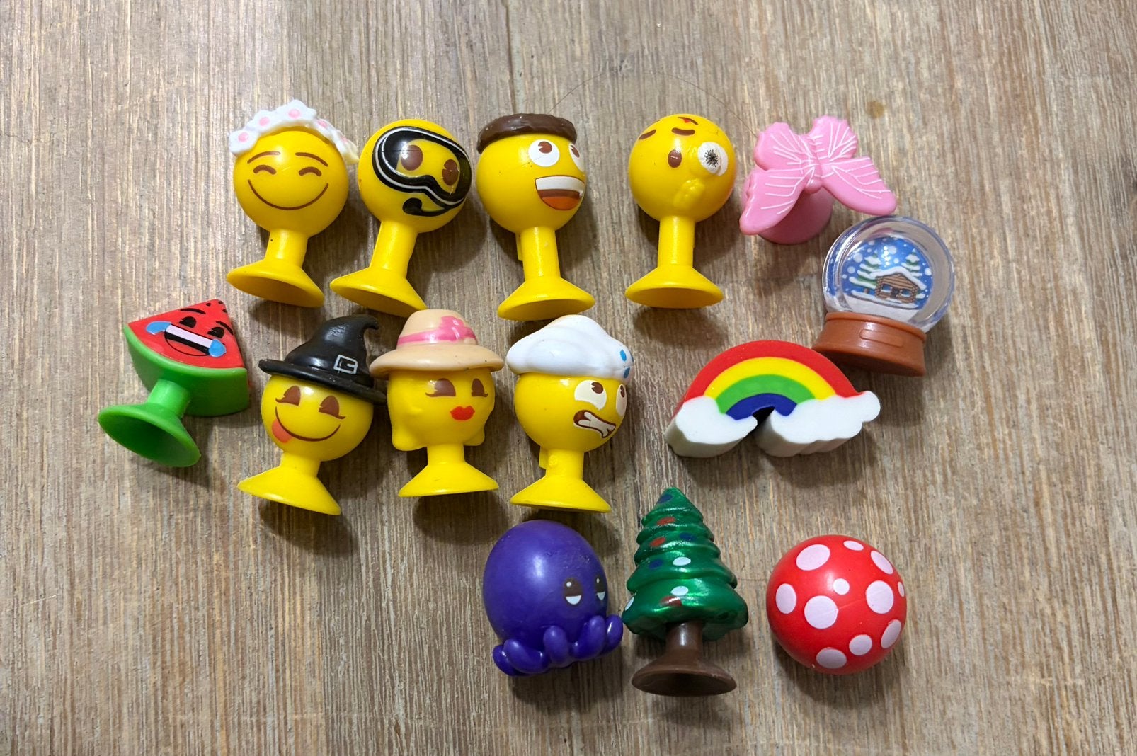 Emoji 2026    Set van 14 verschillende met doosjes !, Verzamelen, Aldi, Ophalen