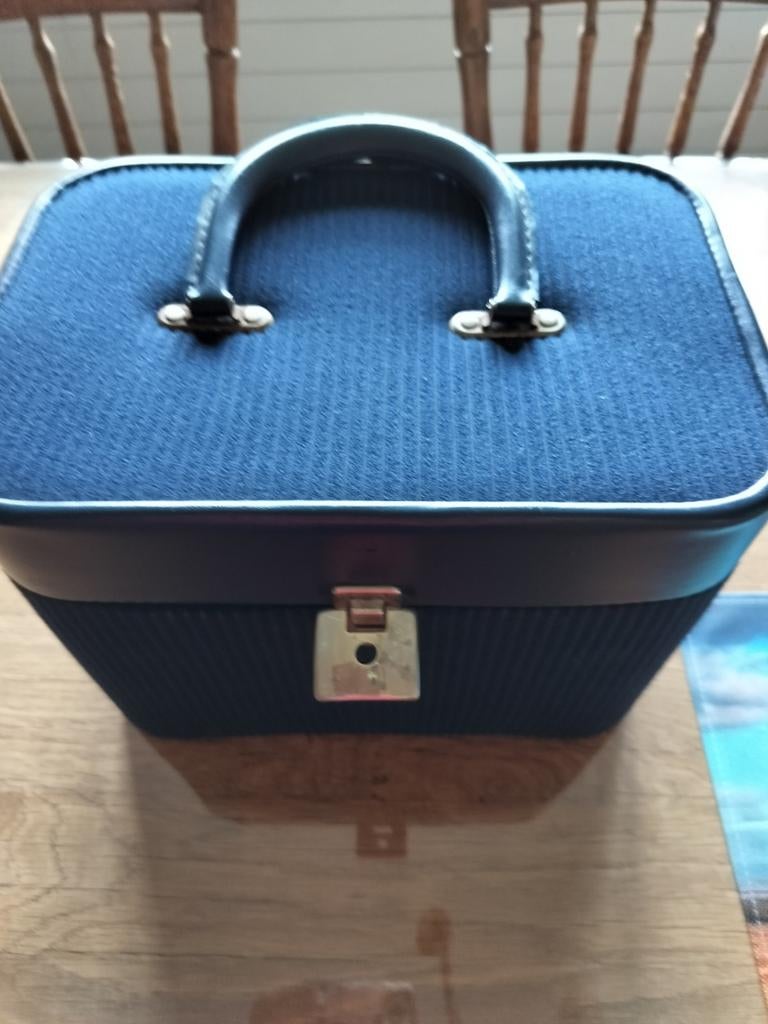 Beautycase, Handtassen en Accessoires, Ophalen, Zo goed als nieuw, Blauw, Met slot
