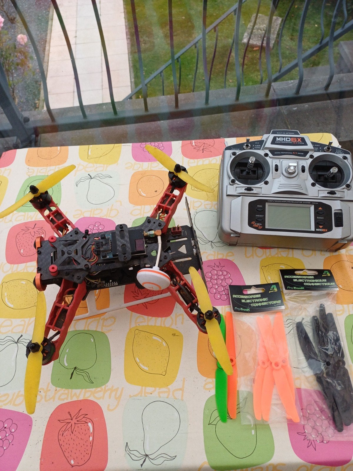Drone de course Hunter 250 avec radio commande, Enlèvement ou Envoi