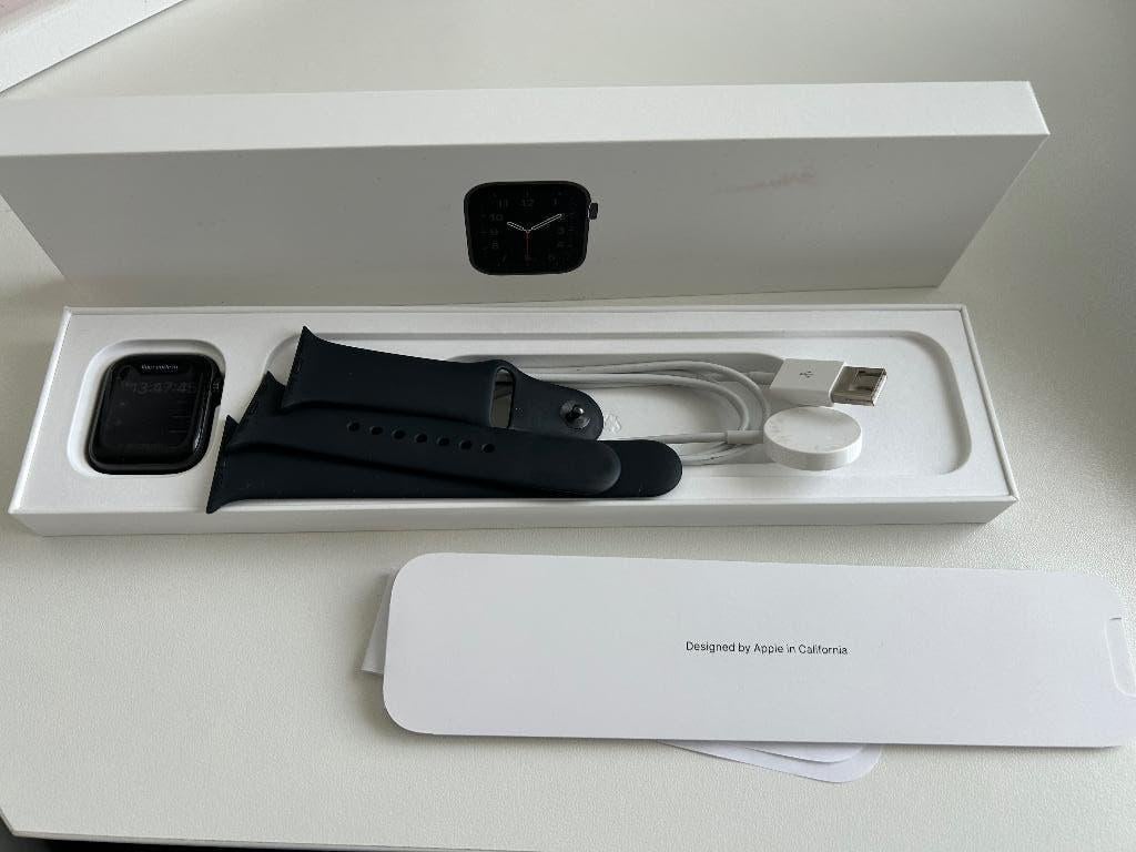 Apple Watch SE 40 mm space gray, Bijoux, Sacs & Beauté, Montres connectées, Étanche, IOS, Comme neuf, Enlèvement
