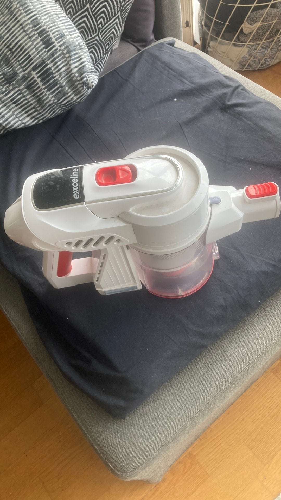 Aspirateur portatif. Fonctionne parfaitement., Electroménager, Aspirateurs, Réservoir, Convient aux sols durs, Aspirateur balai