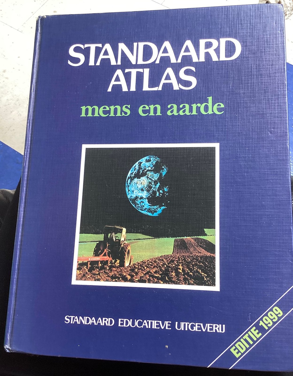 Standaard atlas mens en aarde, Boeken, Ophalen, Nederlands