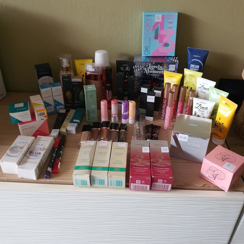 Faberlic verzorgingsproducten nieuw nu aan goedkopere prijs, Bijoux, Sacs & Beauté, Enlèvement ou Envoi, Neuf, Body lotion, Crème ou Huile