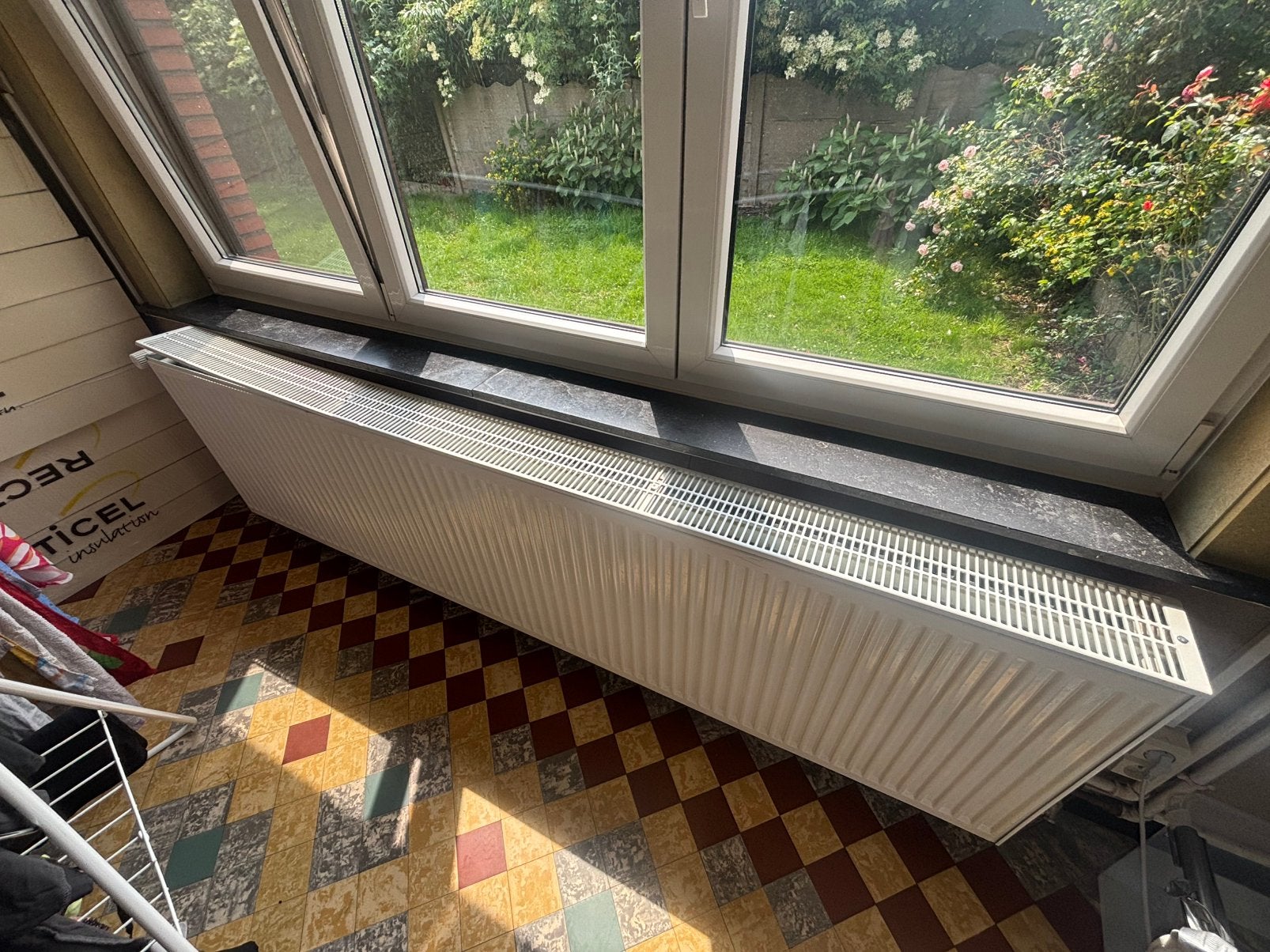 Radiator Budurus, Ophalen, Zo goed als nieuw, Radiator