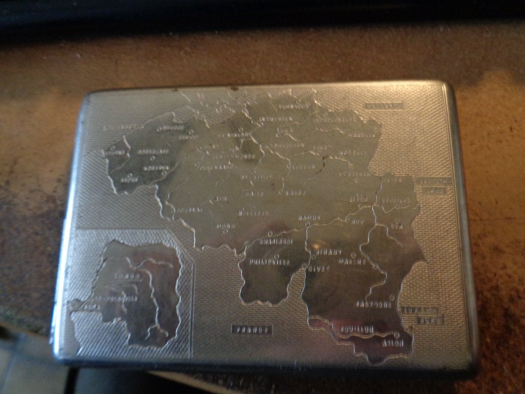 Boîte à cigarettes gravée avec sur le Congo et la Belgique, Collections, Enlèvement ou Envoi, Comme neuf, Boite à tabac ou Emballage