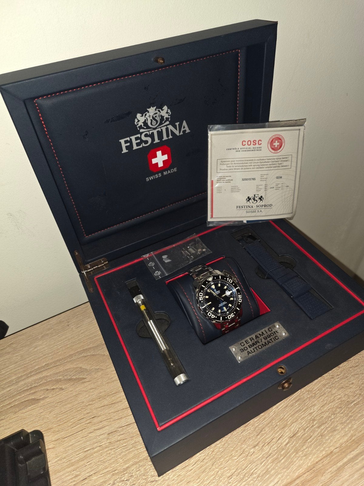 Erg mooie herenhorloge speciale editie nog maar 6maanden oud, Handtassen en Accessoires, Horloges | Heren, Staal, Staal, Polshorloge
