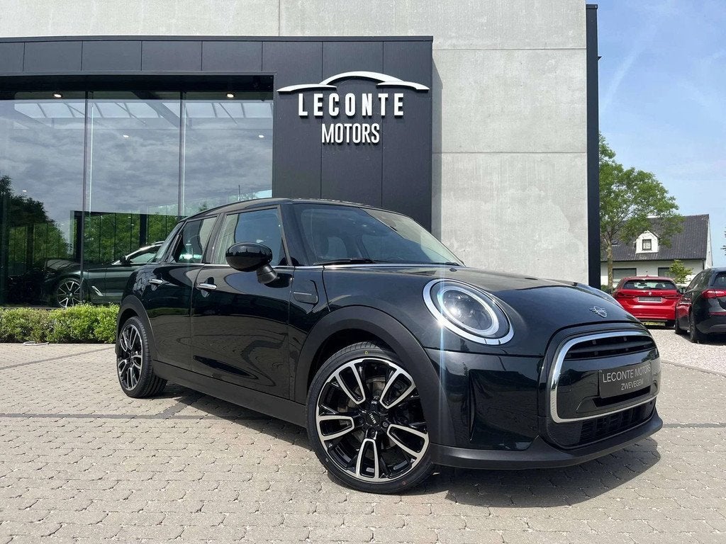 MINI Cooper Mini 1.5A Cooper Virtual/LED/Carplay/Navigatie, Stof, Gebruikt, 136 pk, Zwart