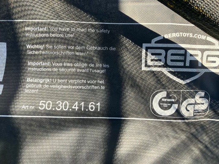 Trampoline Berg met ingepakte reserveonderdelen, Ophalen, Gebruikt