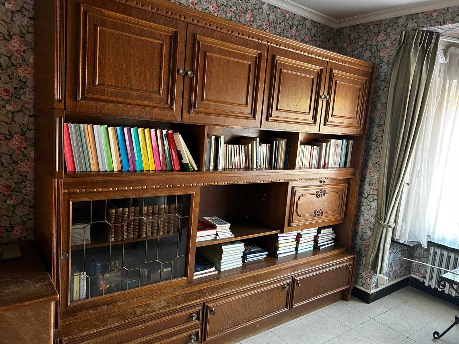 Bibliotheek en bar, Ophalen, Zo goed als nieuw