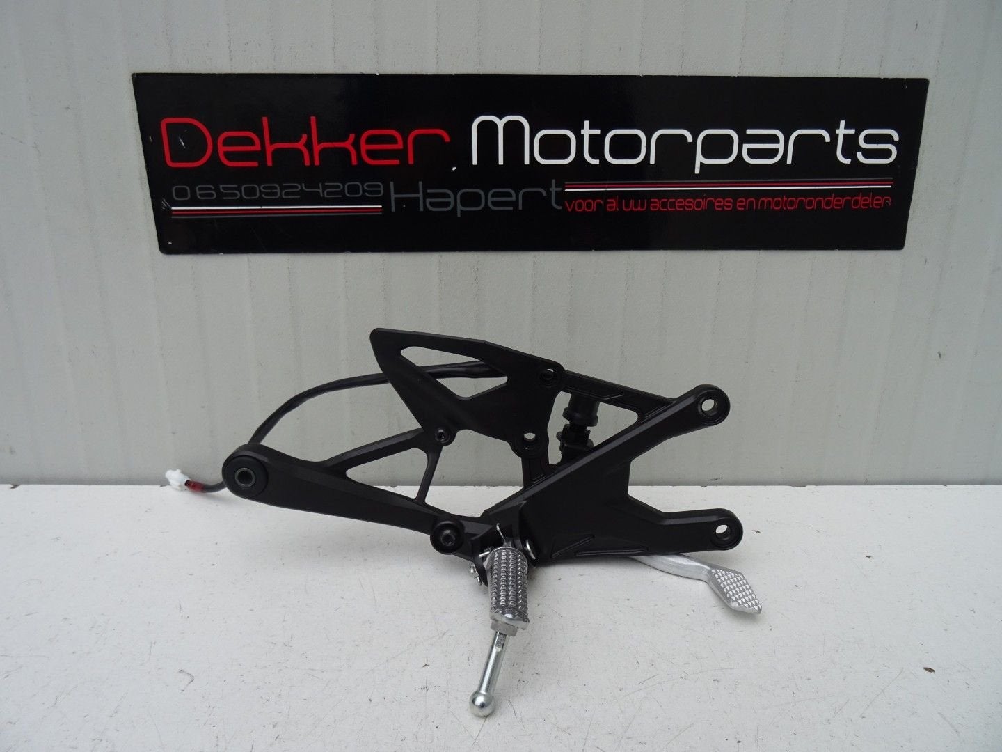 Remset / Rechter Voetsteun Yamaha YZF R1 / M 2015-2020-2025, Motos, Neuf, -, -, -