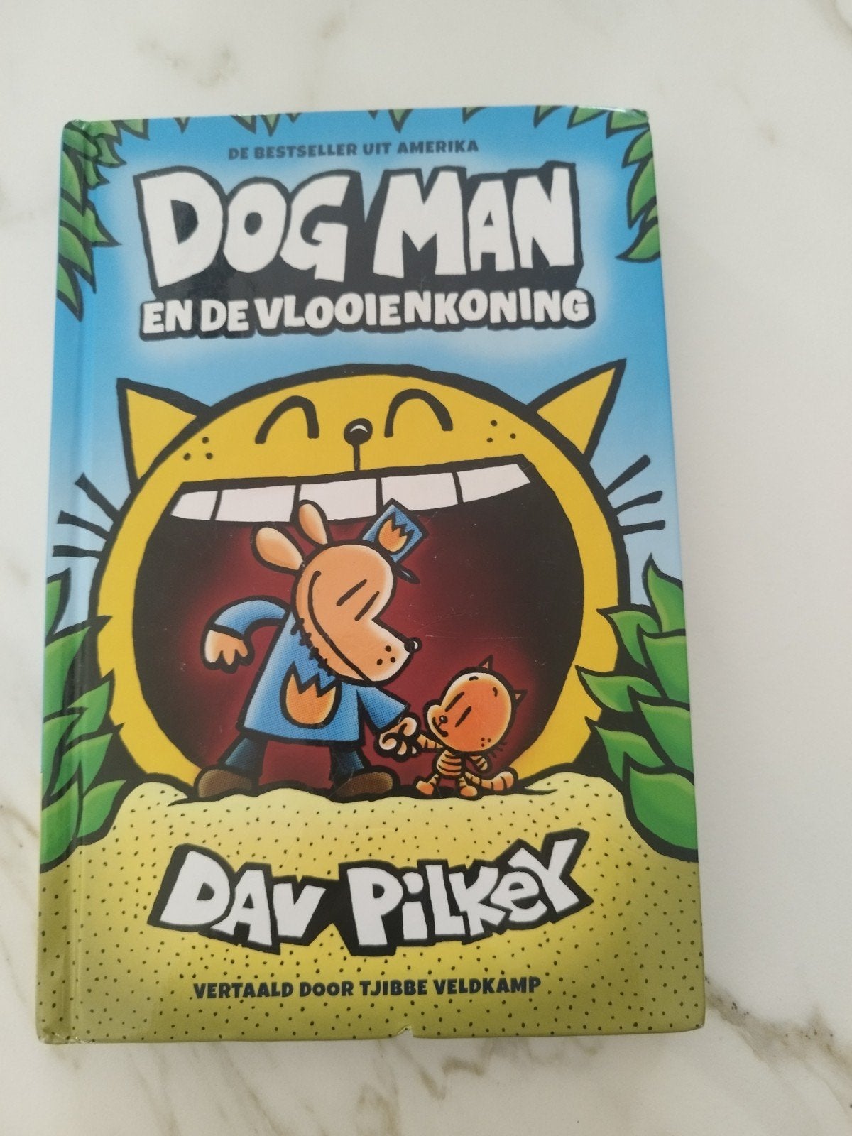 Dav Pilkey - Dog Man en de vlooienkoning, Boeken, Kinderboeken | Jeugd | onder 10 jaar, Ophalen of Verzenden, Dav Pilkey