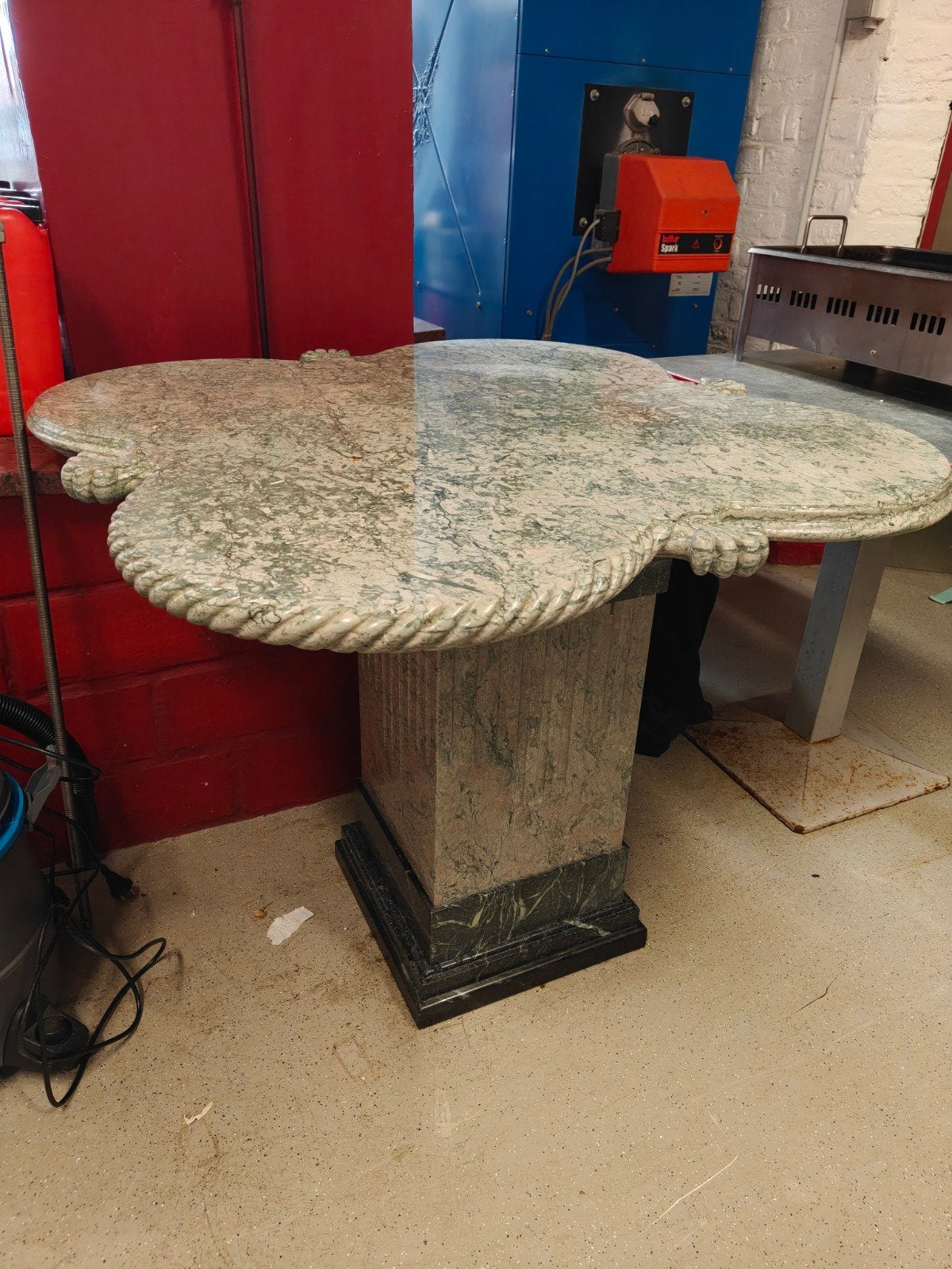 Stenen tafel, Ophalen