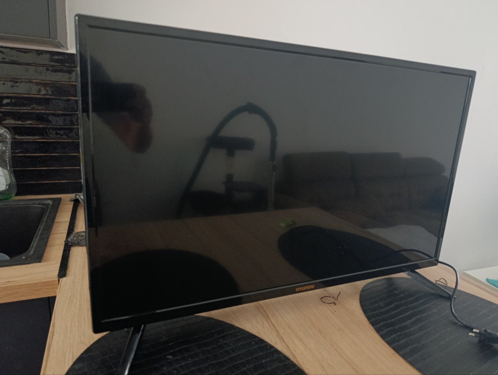 Ecran led 1080P .60 HZ ..   marque Hyundai, 80 tot 100 cm, 100 Hz, Full HD (1080p), Ophalen