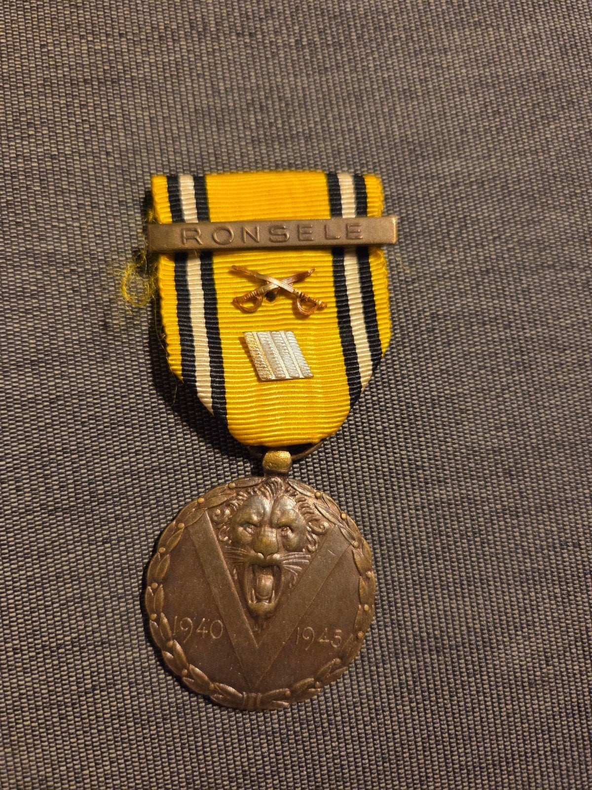Herinneringsmedaille 40-45, Verzamelen, Verzenden
