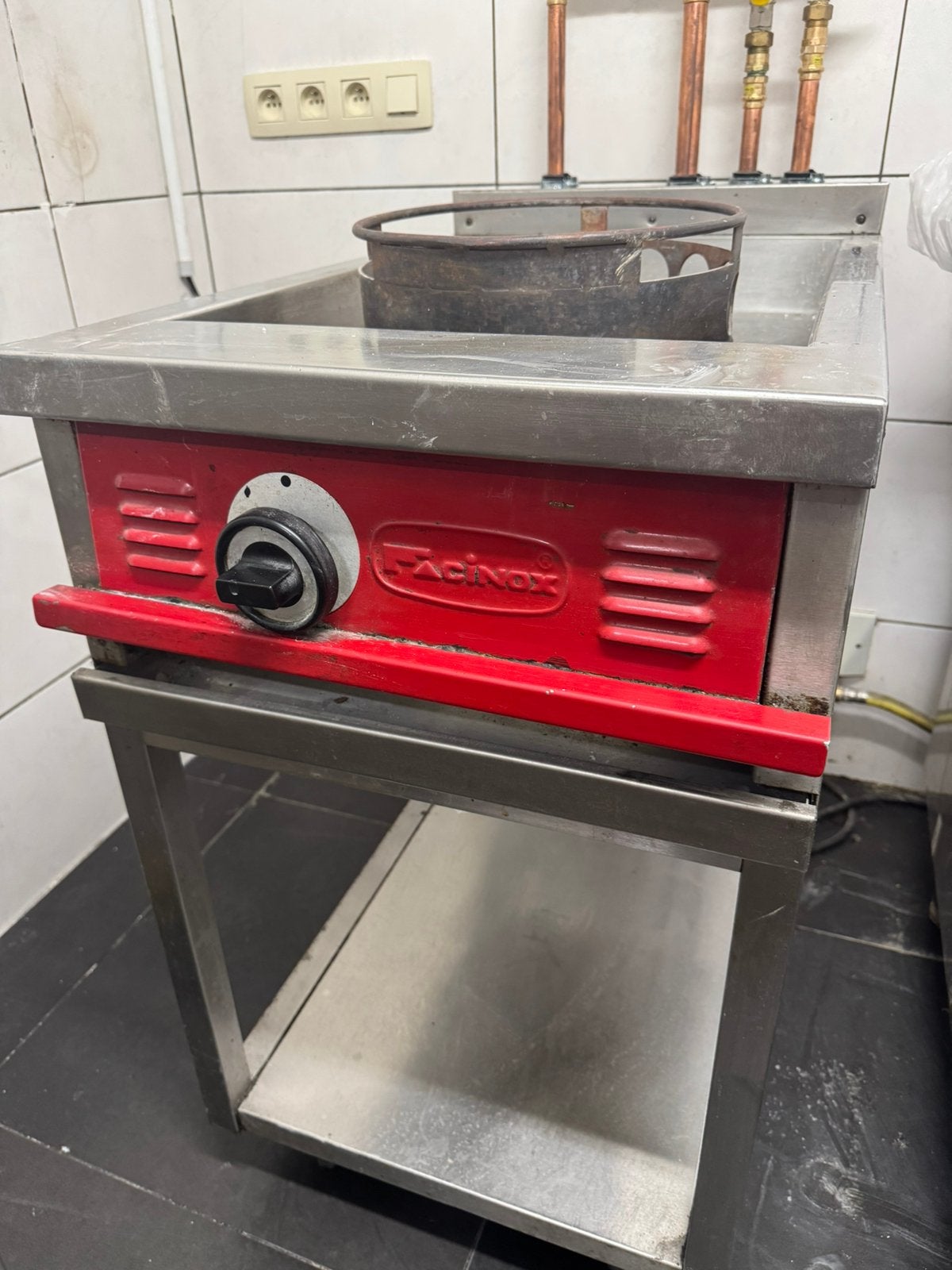 Wok professionnel, Enlèvement, Utilisé, Cuisinière, Friteuse et Grils