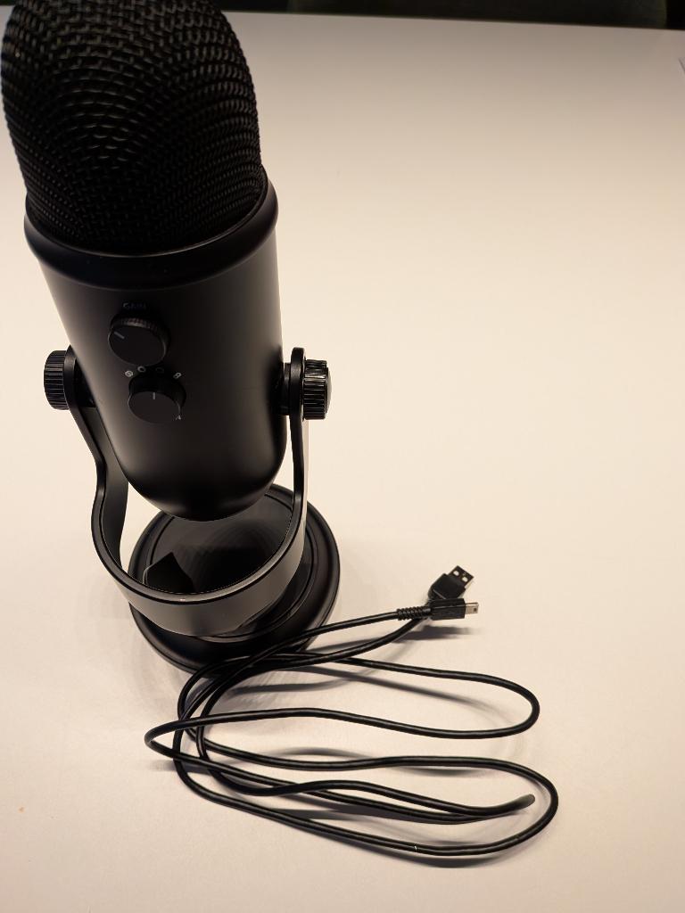 Blue yeti studio  microphone - als nieuw, Musique & Instruments, Microphones, Enlèvement ou Envoi, Comme neuf, Micro studio