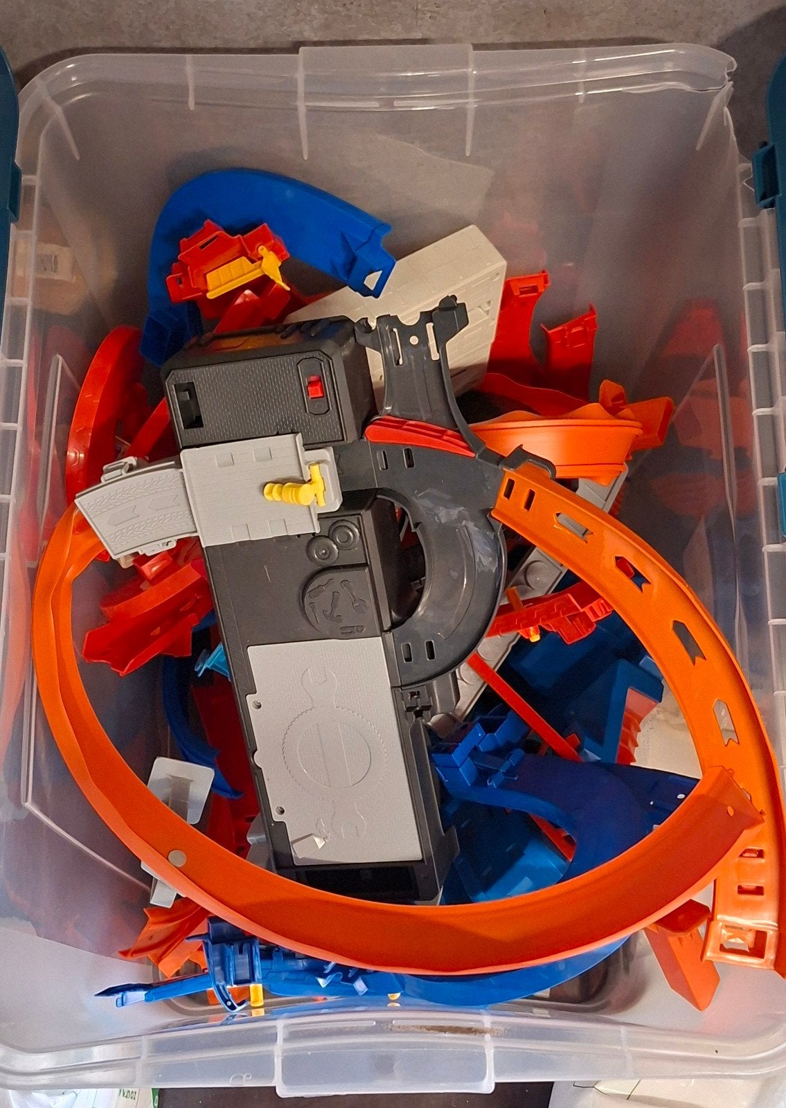 te koop 2 hotwheels racebanen, Kinderen en Baby's, Speelgoed | Racebanen, Racebaan, Ophalen of Verzenden, Zo goed als nieuw, Met looping