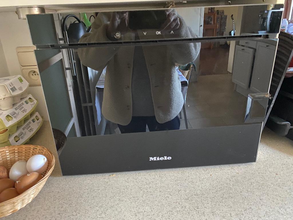 Stoomoven miele, vrijstaand 100 euro, Ophalen, Oven, Draaiplateau, Vrijstaand