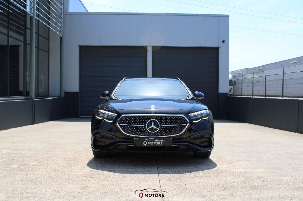 Mercedes-Benz E 300 E Break PHEV AMG   PANO-HUD-ACC-KEY-CAR, Auto's, Mercedes-Benz, Automaat, 4 cilinders, Zwart, Leder