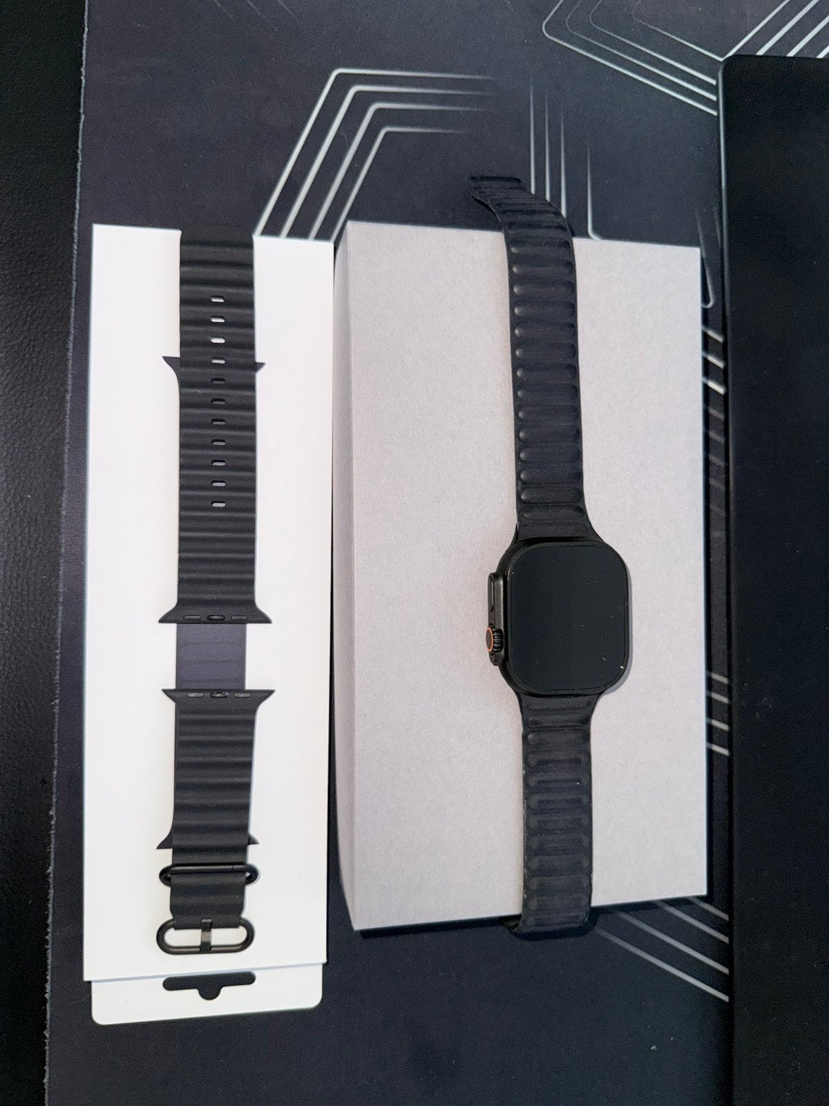 Apple Watch Ultra 2 Zwart M/L + extra bandje, Bijoux, Sacs & Beauté, Montres connectées, Étanche, IOS, Comme neuf, Enlèvement