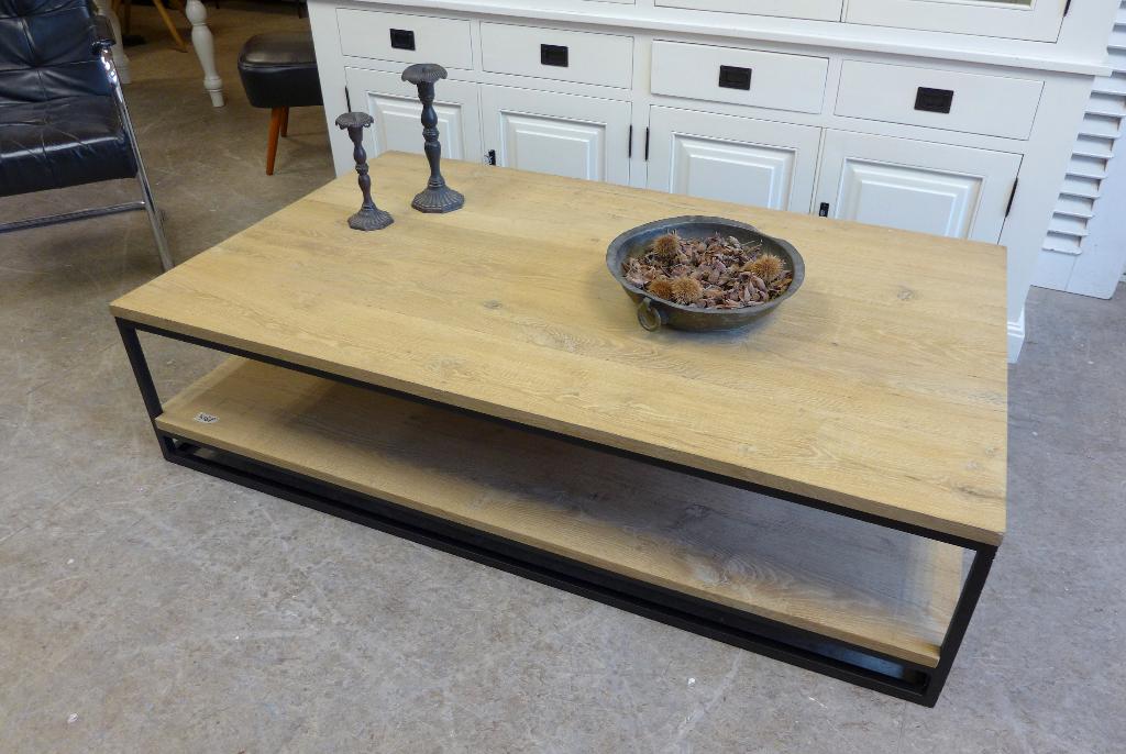 Prachtige grote eiken zwart metalen salontafel, Huis en Inrichting, Ophalen, 100 tot 150 cm, Industrieel modern design, 50 tot 100 cm