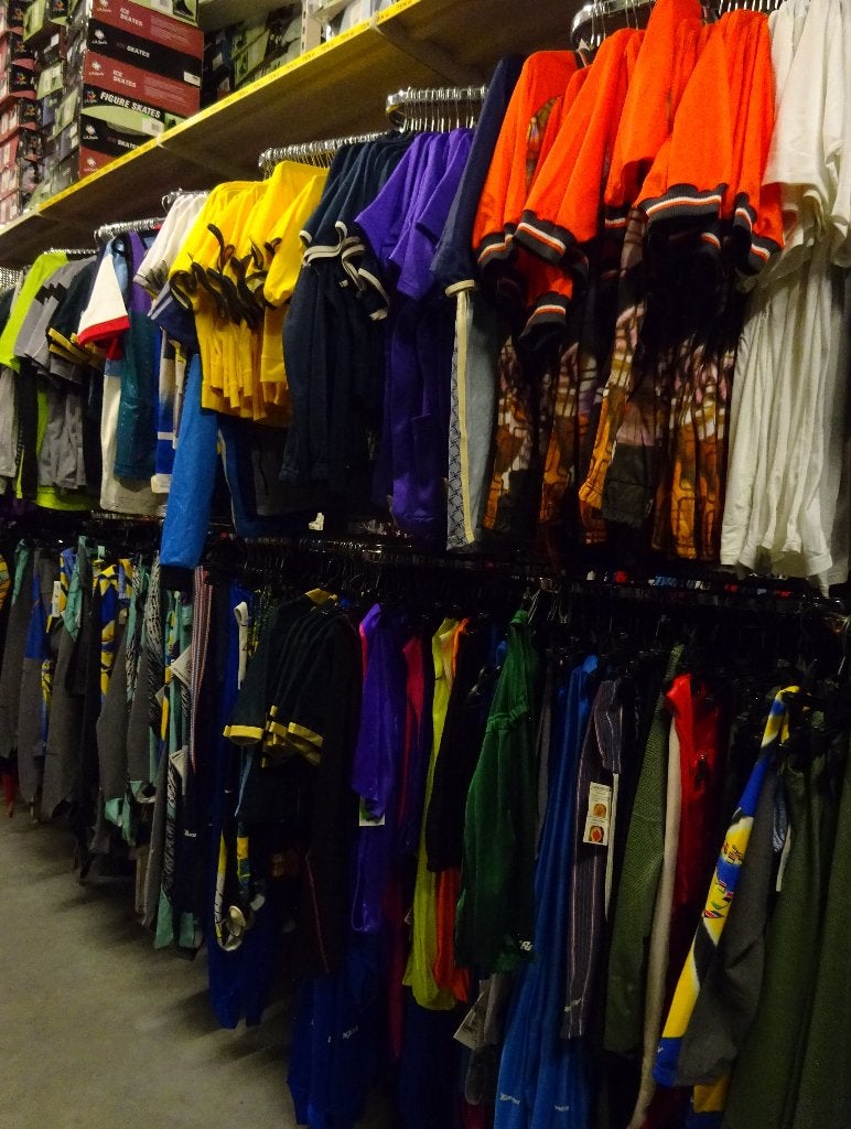 NIEUW Partijtje 300 stuks Kwaliteit sportkleding voor: Heren, Kleding | Heren, Ophalen, Nieuw, Overige maten