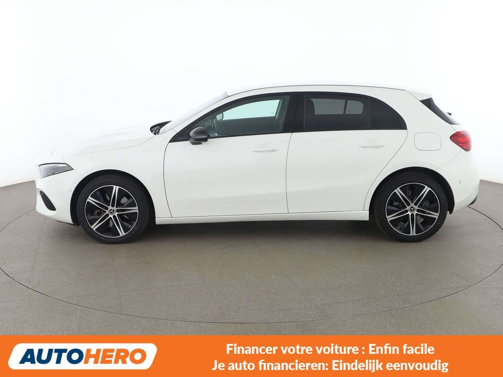 Mercedes-Benz A-Klasse 250 A 250e Progressive (bj 2023), Auto's, Gebruikt, 1700 kg, https://public.car-pass.be/vhr/7c30a989-3dc9-4be5-9e00-913135c94ba1