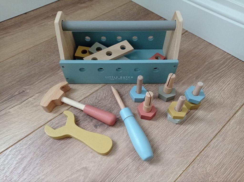 Little Dutch werkbakje, Enlèvement