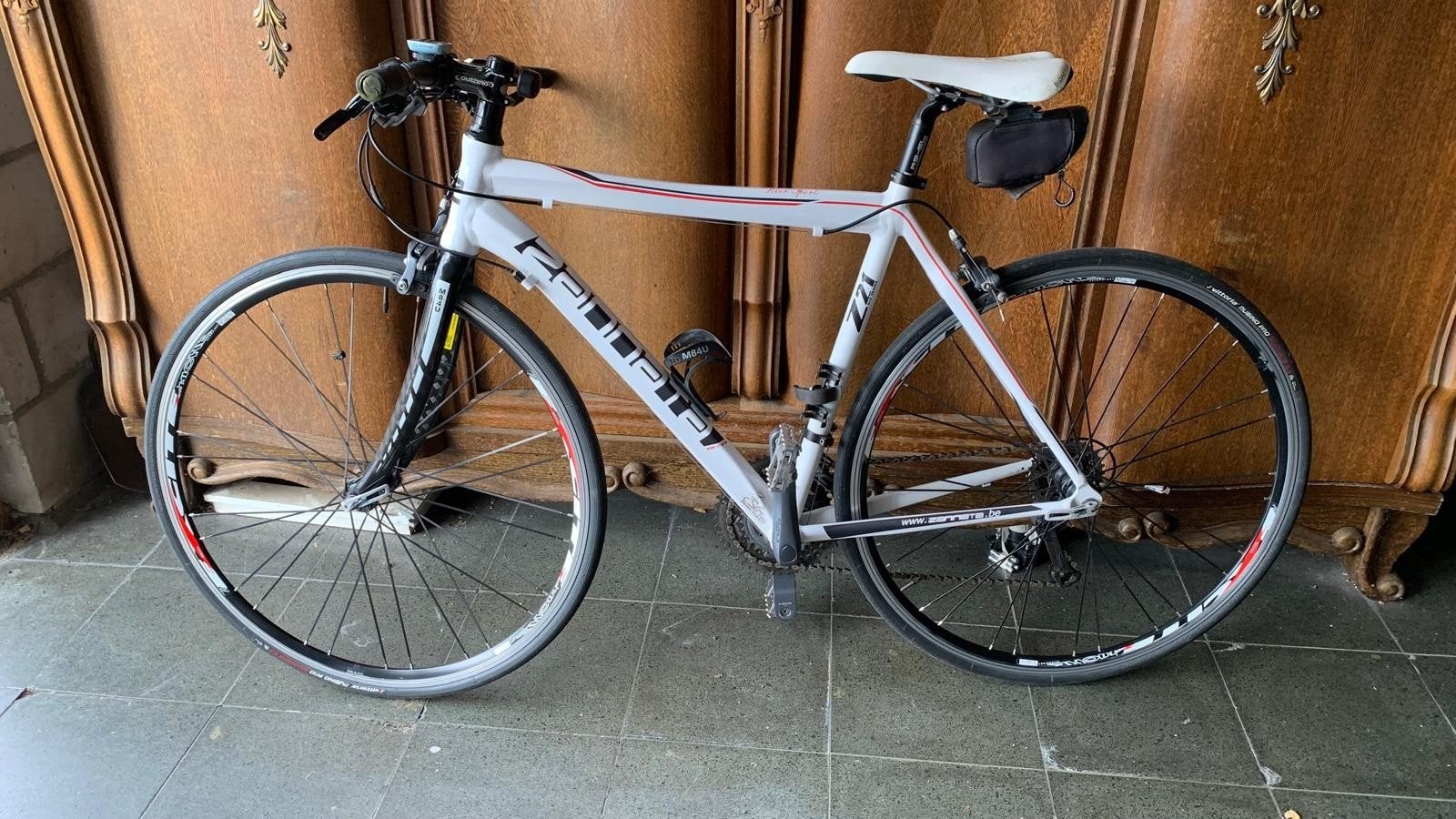 Witte sportfiets van Zannata, Gebruikt, 26 inch, Velgrem, 15 tot 20 versnellingen