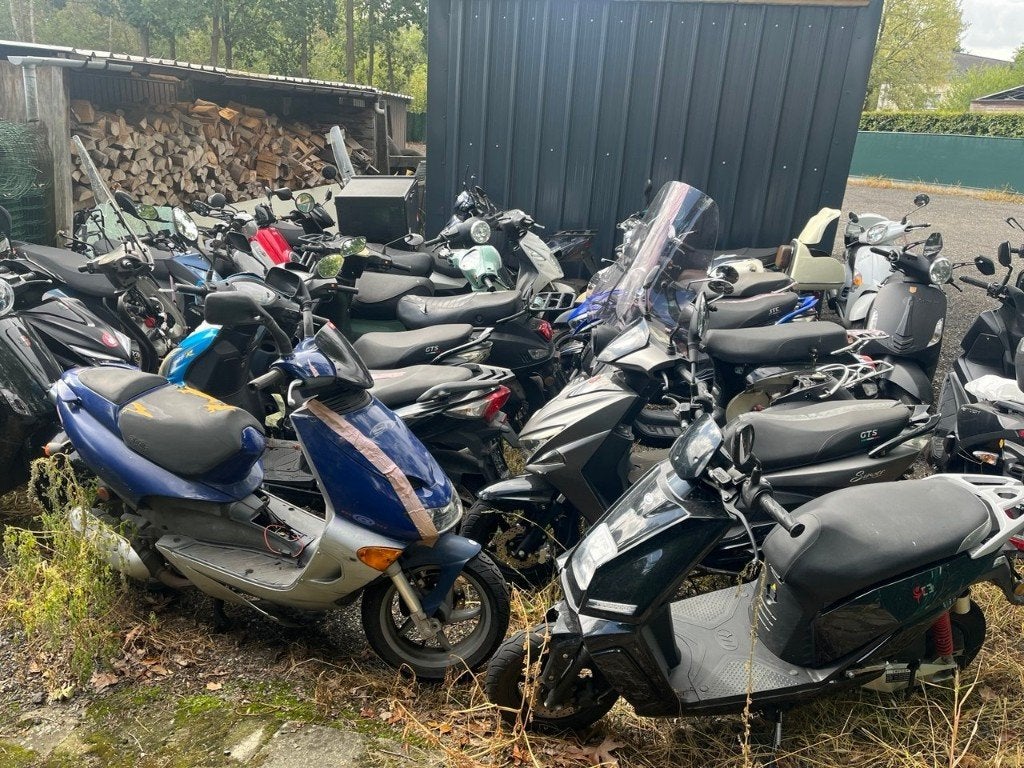 Partij / lot van 60 scooters — onderdelen, schade & afbraak, Ophalen, Kymco