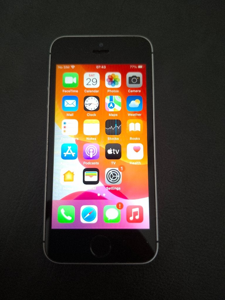 APPLE iPhone SE (2016) 32 GB Space Grey, Telecommunicatie, Gebruikt, Ophalen of Verzenden, 72 %, Zilver