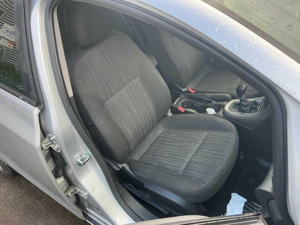 STOEL RECHTS VOOR Astra J Sports Tourer (PD8 / PE8 / PF8), Gebruikt, Opel, Opel Automobile GmbH, Kontakt-opel@opel.com