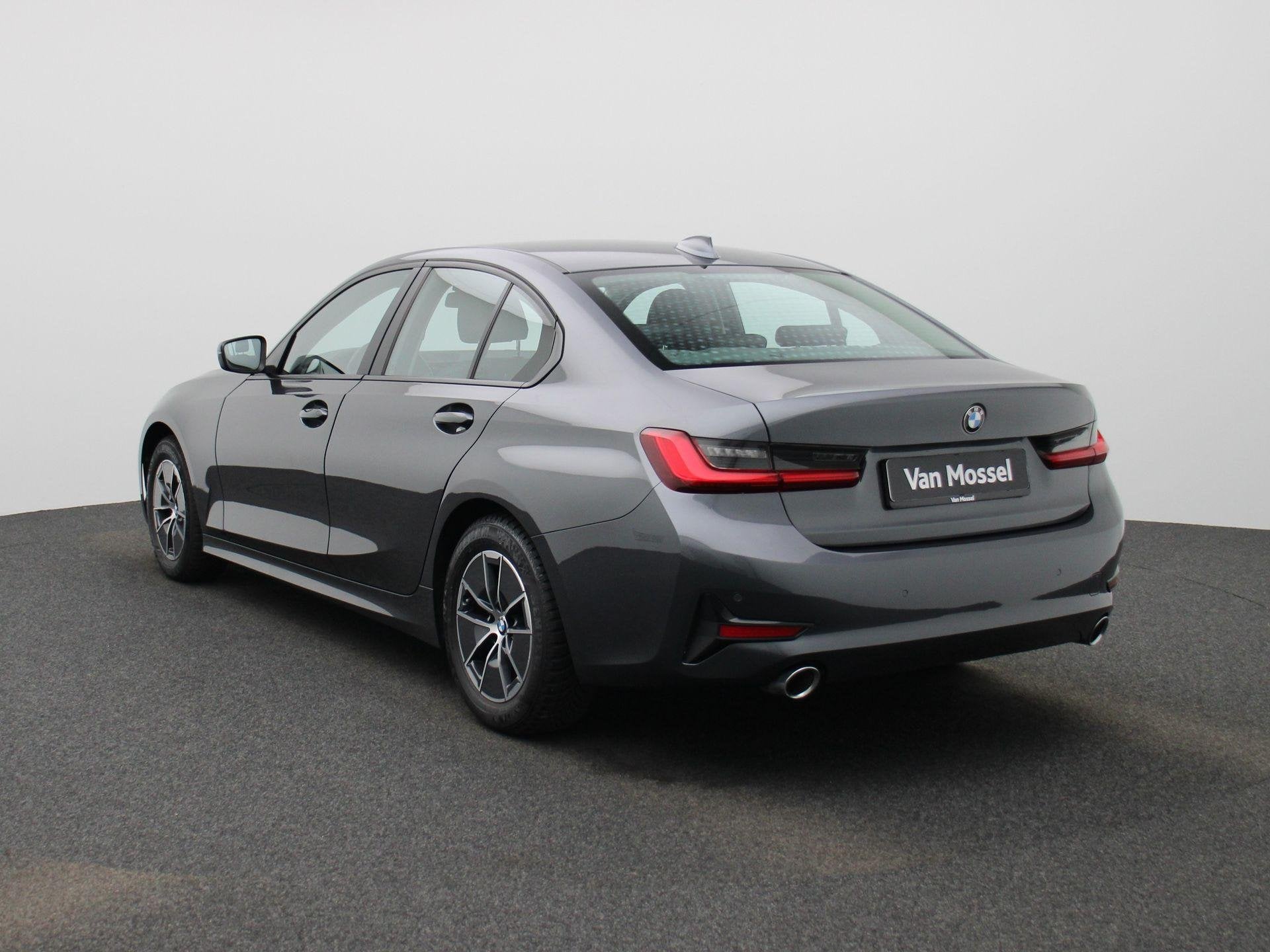 BMW 3 Serie Berline 318iA (115 kW) (automatique), Argent ou Gris, 4 portes, Noir, Tissu