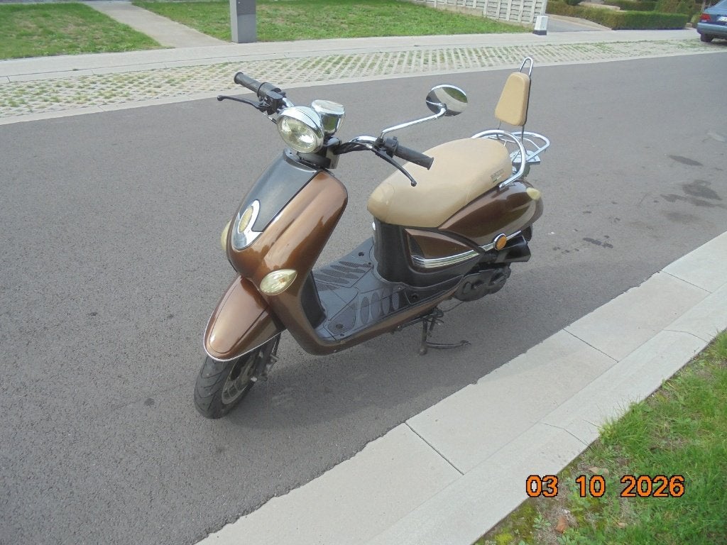 Scooter Razzo Pisa  B klasse, Vélos & Vélomoteurs, 49 cm³, Enlèvement, Utilisé, Essence