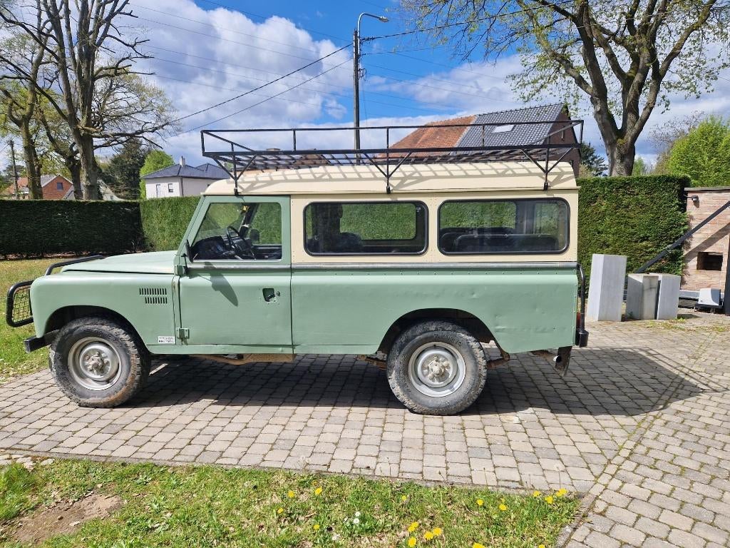 Land Rover Santana 109 - 1988 - 1er peinture - 87,590 km, Autos, Achat, Entreprise, Noir, Defender