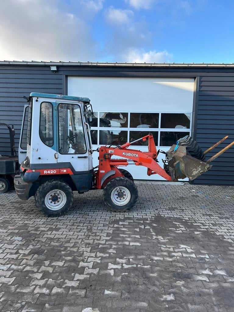 Kubota shovel /loader, Articles professionnels, Machines & Construction | Grues & Excavatrices, Enlèvement, Chargeuse sur pneus ou Chouleur