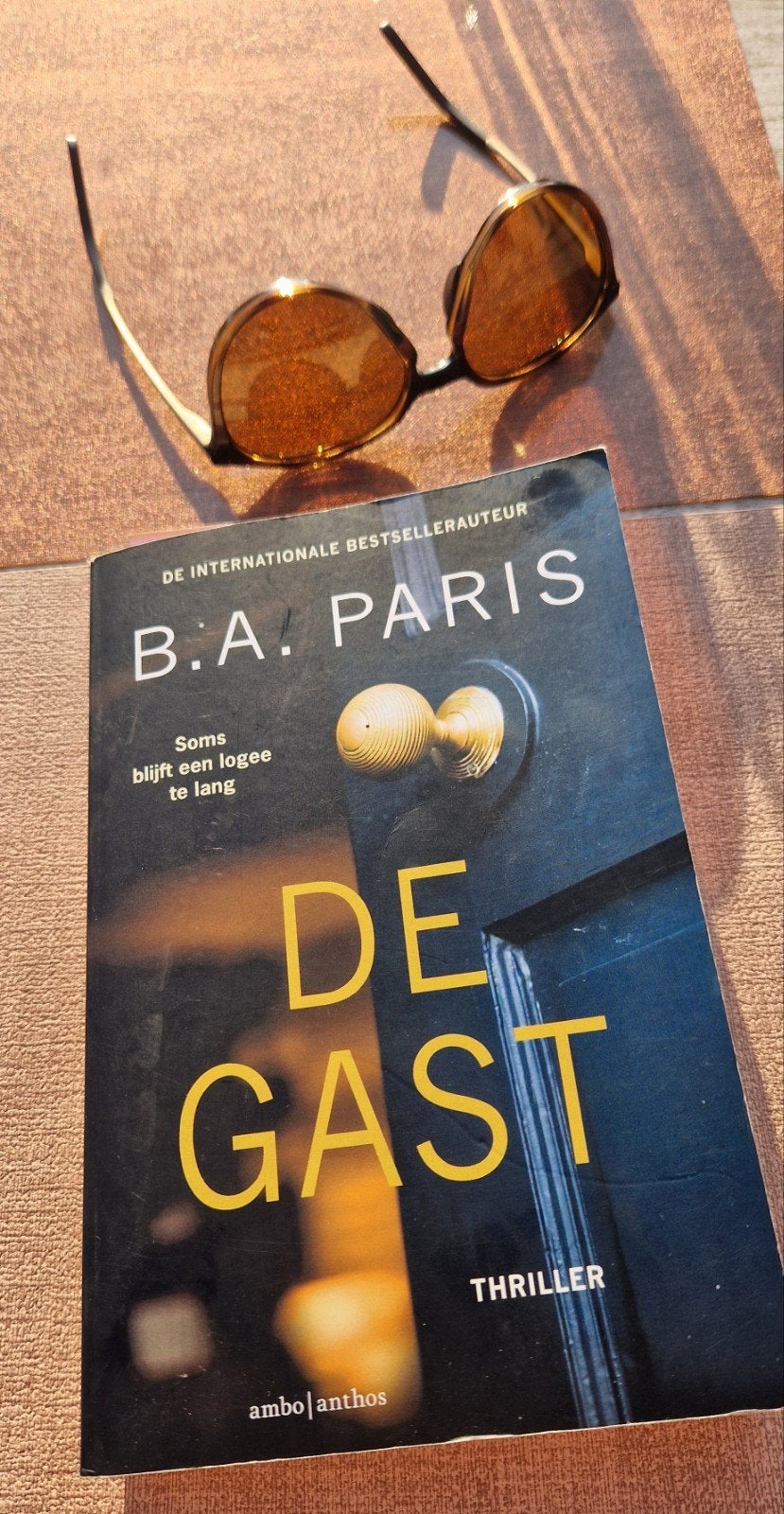 B.A. Paris - De gast - in verzorgde staat, Ophalen of Verzenden, Gelezen, B.A. Paris
