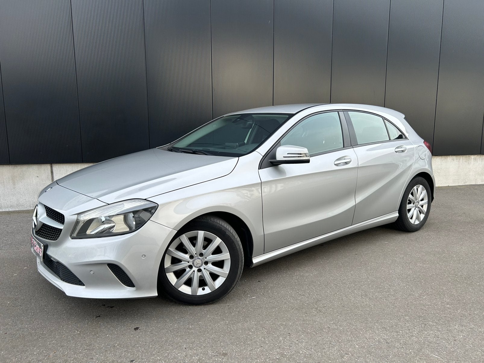 Mercedes A180d / Navi / Goede staat, Stof, Bedrijf, 5 deurs, Zilver of Grijs