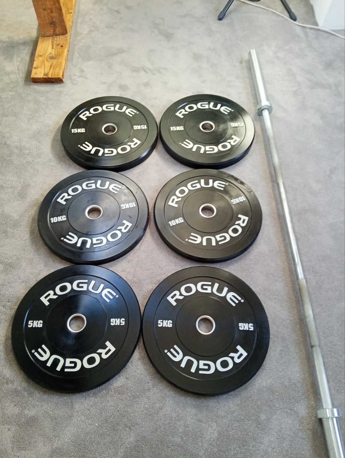 ROGUE Echo Bar 2.0 + 60 kg Echo Bumper Plates – Olympic set, Sports & Fitness, Centrale électrique, Enlèvement, Utilisé, Métal