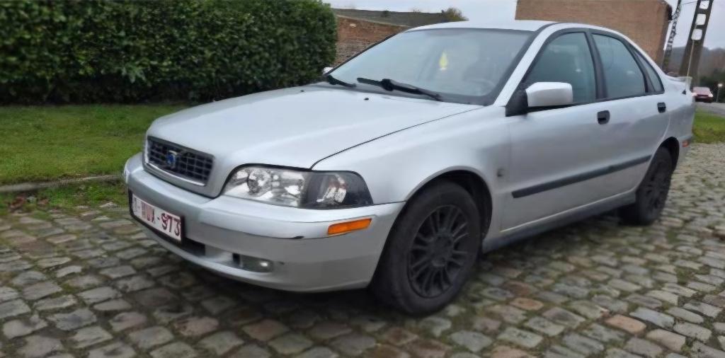 Volvo s40 a réparé ou pour pièces, Autos, Cuir, Argent ou Gris, Achat, Boîte manuelle