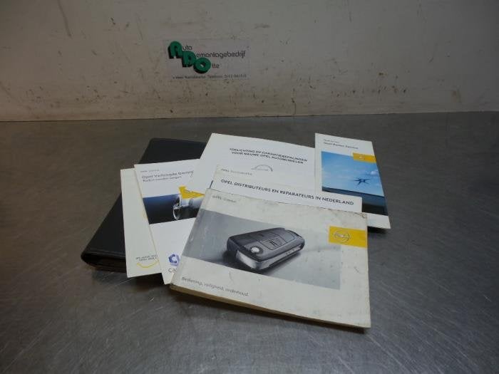 Livret d'instructions d'un Opel Combo (Combo 02-), Autos : Pièces & Accessoires, -, Opel, Utilisé, -