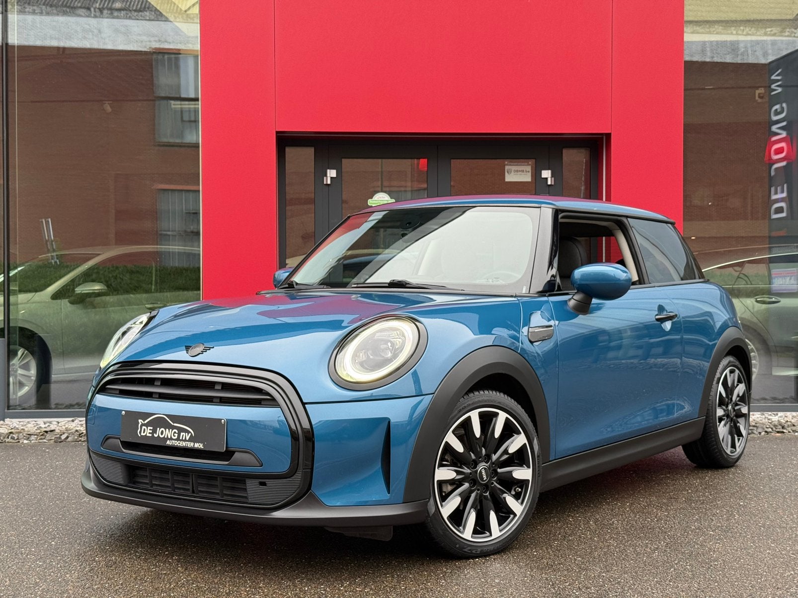 Mini Cooper EYECATCHER Sfeer/Led/CarPlay/Pdc/Union Jack/Usb, Auto's, Voorwielaandrijving, Blauw, Leder en Stof, Handgeschakeld