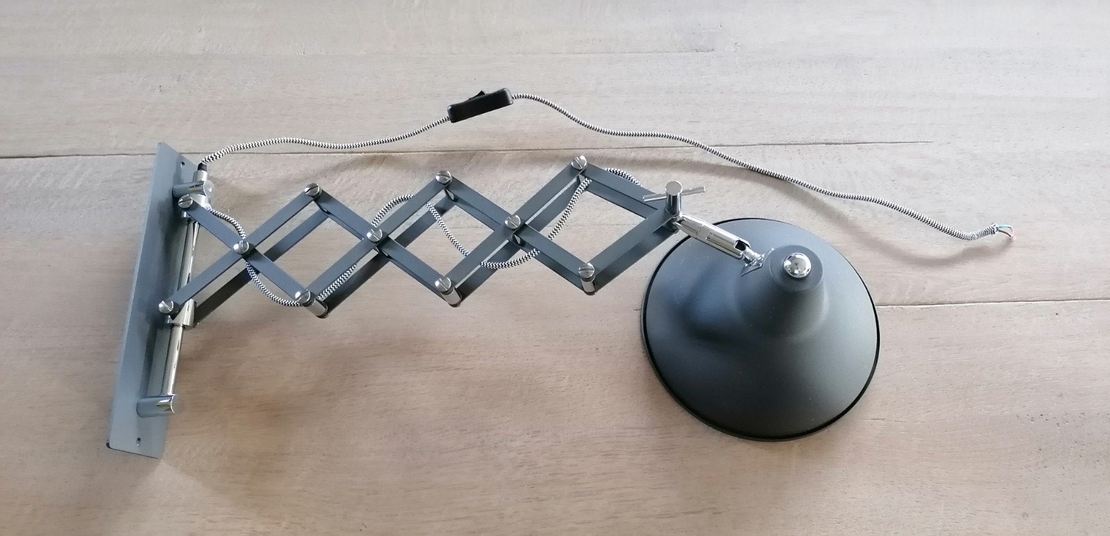 uittrekbare wandlamp / bureaulamp, Ophalen, Wandlamp, E27 (groot), Grijs