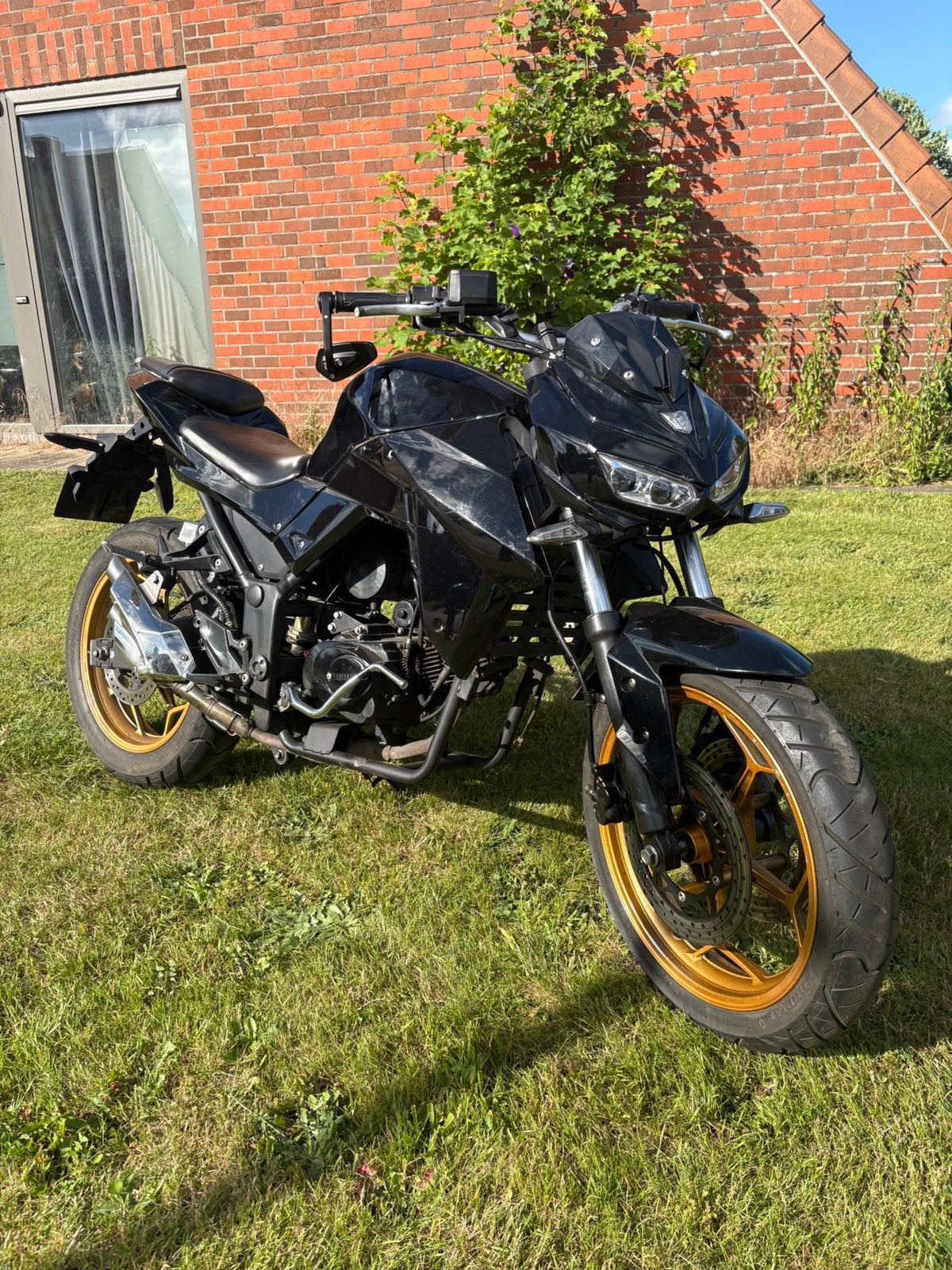Yamasaki 50 Roadster 2023 brommer B klasse 50cc scooter dax, Fietsen en Brommers, Ophalen