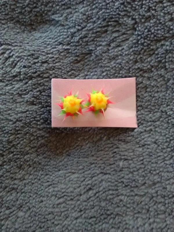 Fluorescerende siliconen oorbellen met „spikes”, Handtassen en Accessoires, Oorbellen, Overige materialen, Geel, Nieuw, Ophalen of Verzenden
