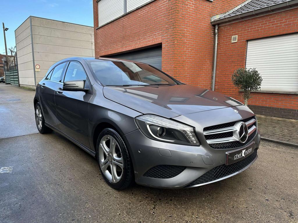 Mercedes-Benz A 180 Benzine | Automaat | Dodehoek | Stoel ve, Autos, Mercedes-Benz, Achat, Entreprise, Capteur de lumière, 5 portes